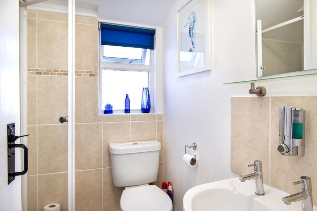 Abbey Cottage, Close To Harbour Holiday home