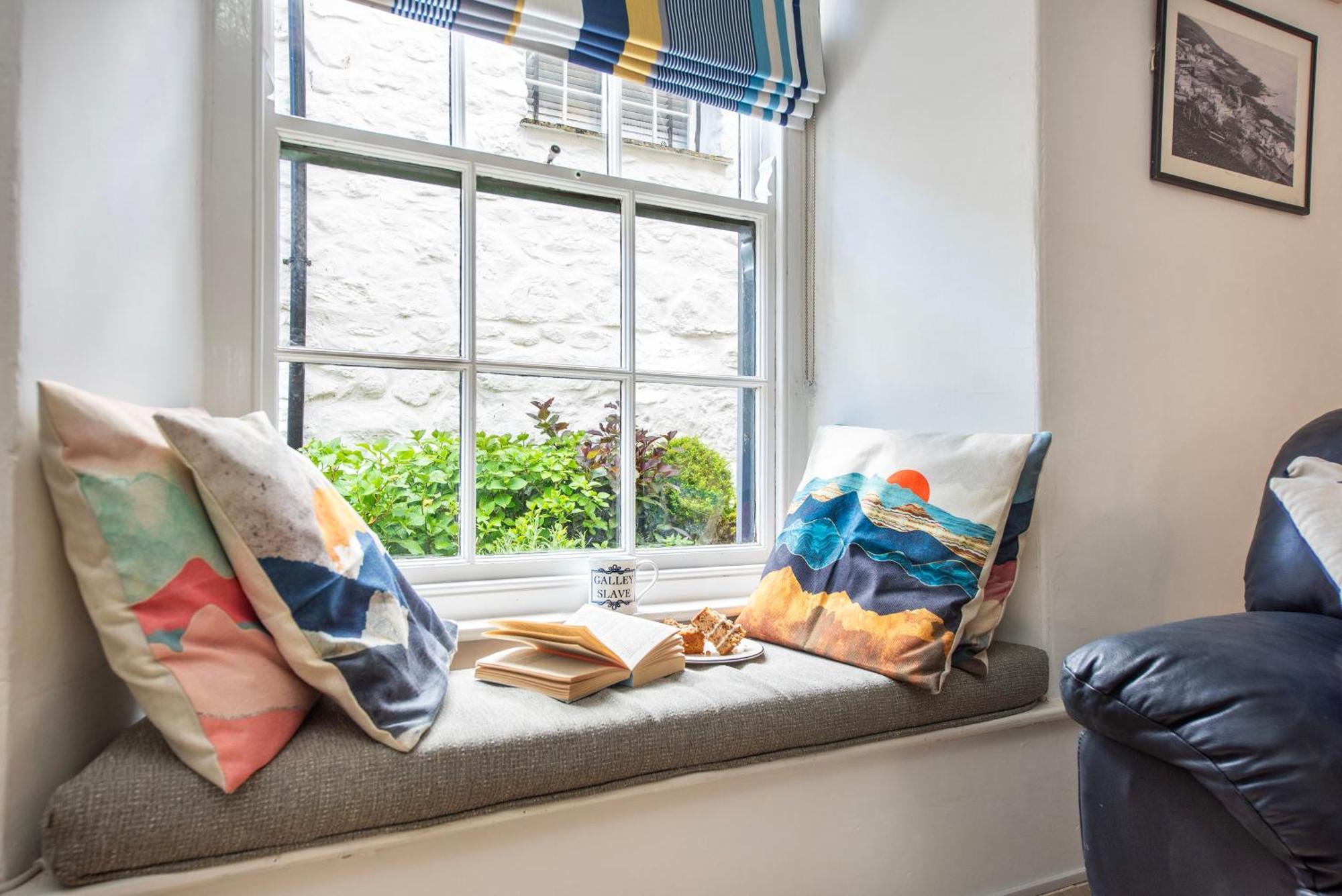 Abbey Cottage, Close To Harbour Holiday home *